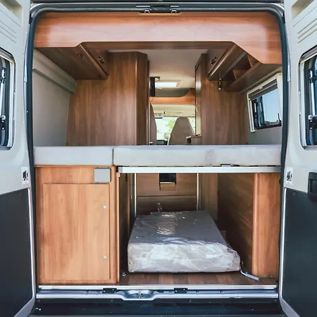 Autocaravana 2 Pessoas Carregado