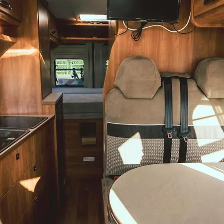 Autocaravana 2 Pessoas Camping Carregado