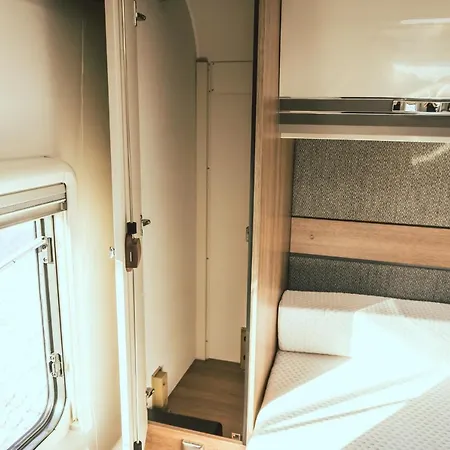 Autocaravana 2 Pessoas Carregado