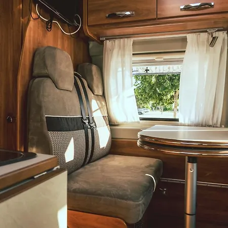 Camping Autocaravana 2 Pessoas Carregado